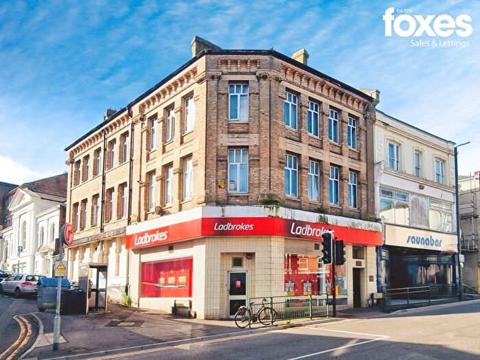 2 Bedroom Flat To Rent In Commercial Road, Bournemouth, Dorset, BH2