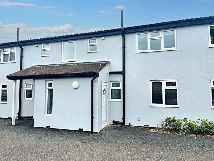 1 Bedroom Flat To Rent In Brighton Road, Salfords, RH1