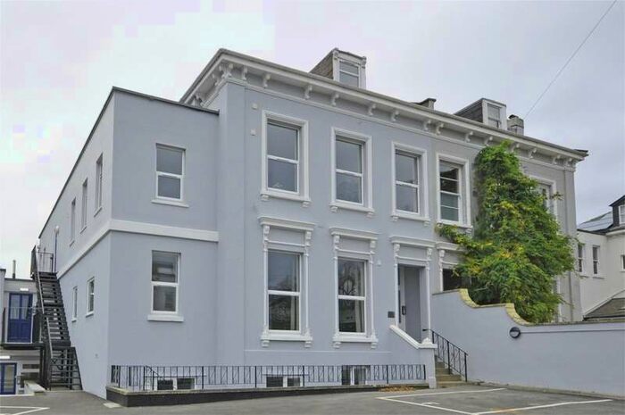 2 Bedroom Flat To Rent In Cheltenham, Gloucestershire, GL52