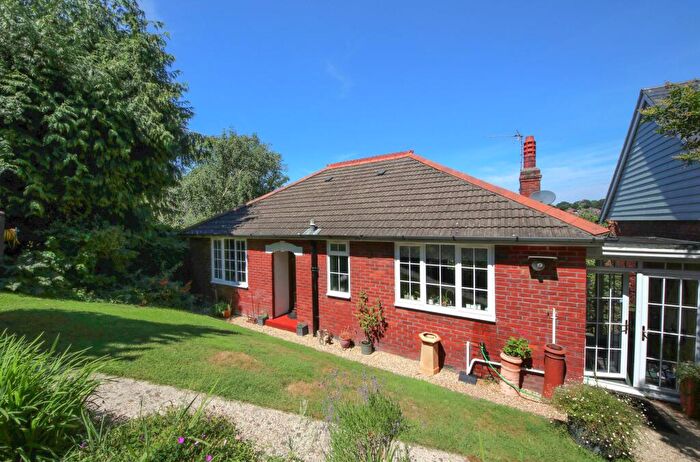 3 Bedroom Detached Bungalow For Sale In Long Lane, Bursledon, SO31