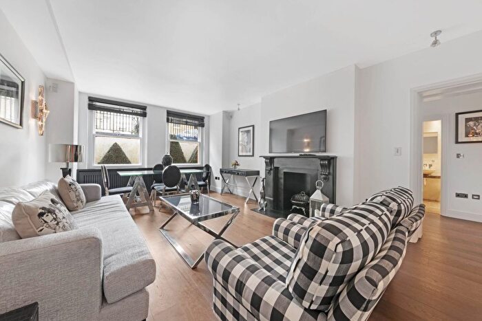 3 Bedroom Flat To Rent In Rutland Court, Rutland Gardens, Knightsbridge, SW7