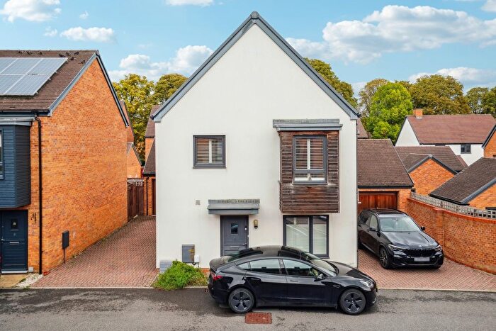 4 Bedroom Detached House For Sale In Deblin Drive, Uxbridge, UB10