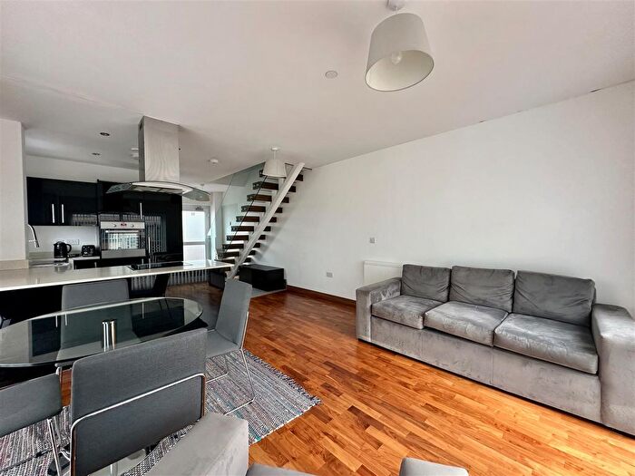 2 Bedroom Maisonette To Rent In Flamsteed Close, Cambridge, CB1