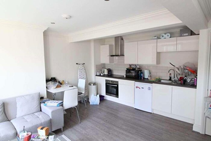 1 Bedroom Flat To Rent In Flat, St James Row, S1