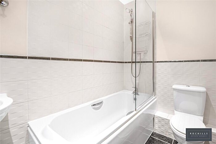 1 Bedroom Apartment For Sale In Strata Court, Bridge Street, Walton-on-Thames, Surrey, KT12