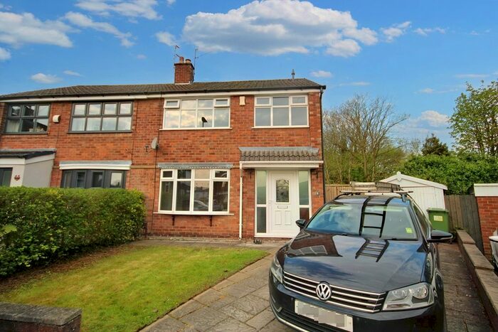 3 Bedroom Semi-Detached House To Rent In St Austell Close, Penketh, Warrington, WA5
