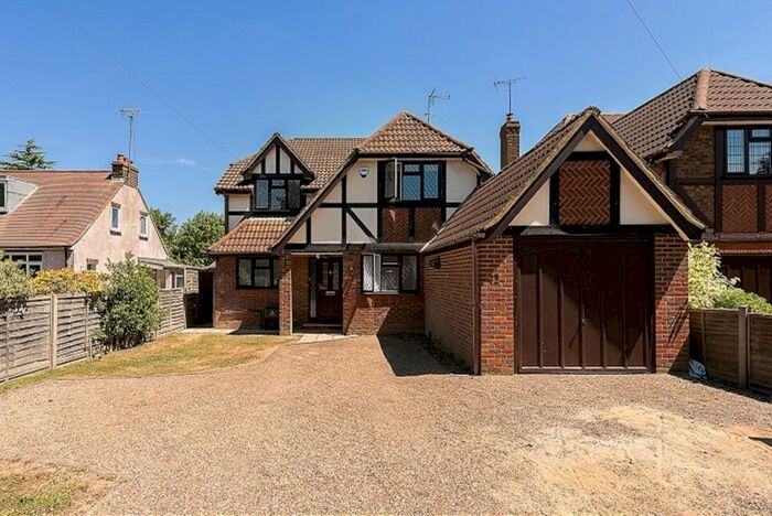 4 Bedroom Detached House To Rent In Station Road, Smallford, St.Albans, AL4