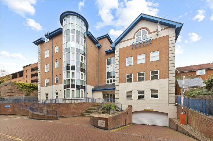 2 Bedroom Flat To Rent In London Road, St. Albans, Hertfordshire, AL1