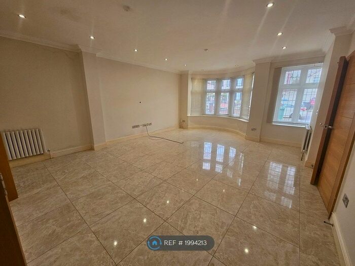 5 Bedroom Terraced House To Rent In Greenheys Drive, London, E18