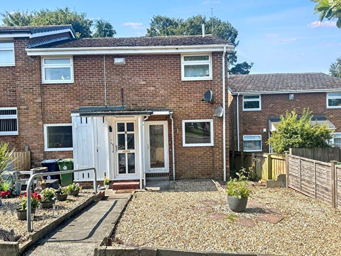 2 Bedroom Flat To Rent In Longwood Close, Sunniside, Newcastle Upon Tyne, NE16