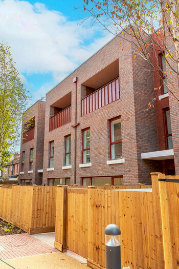 3 Bedroom Duplex For Sale In Ho, Leyton Green Road, London, E10