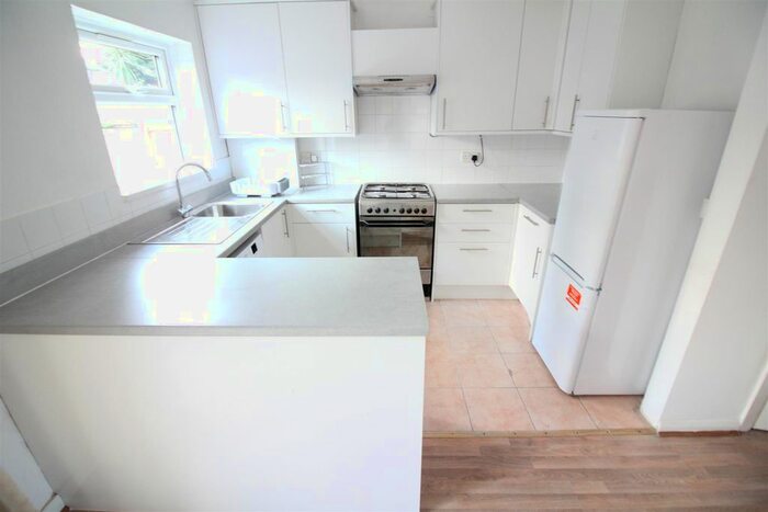 3 Bedroom Semi-Detached House To Rent In Westbrook Road, Heston, Hounslow TW5