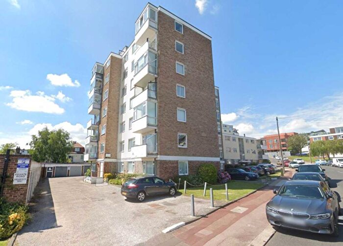 2 Bedroom Apartment To Rent In Leigh On Sea, SS9