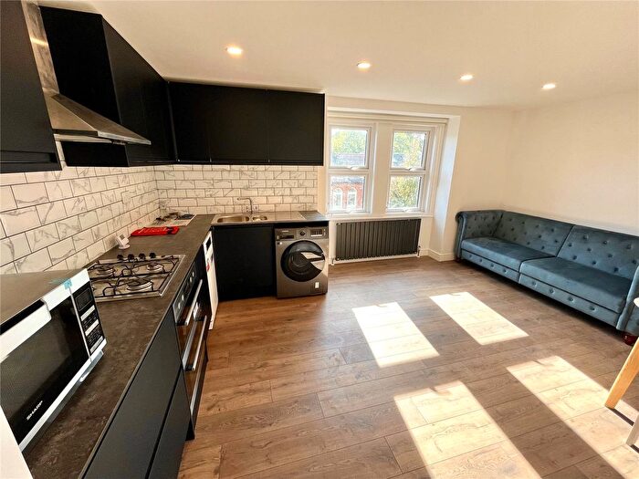 2 Bedroom Flat To Rent In Norroy Road, Putney, London, SW15