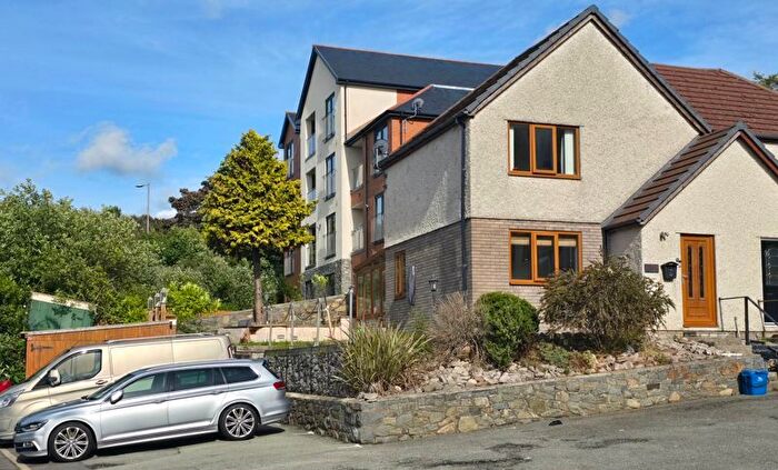 2 Bedroom Semi-Detached House For Sale In Red Gables, Penmaenmawr, LL34