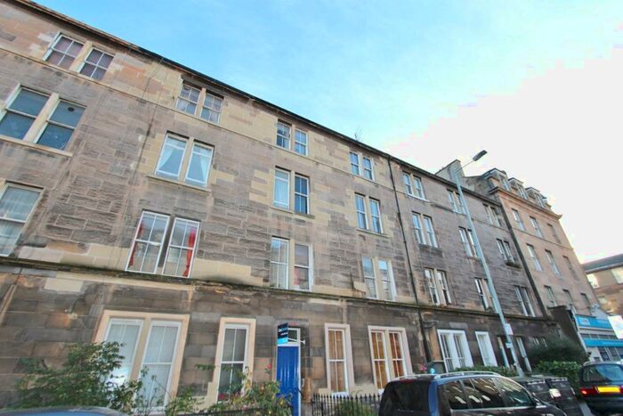 3 Bedroom Flat To Rent In Montague Street, Newington, Edinburgh, EH8