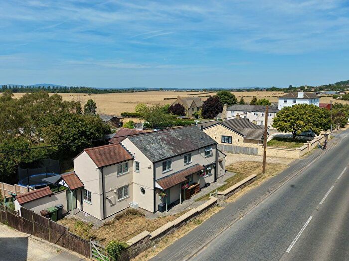 5 Bedroom Detached House For Sale In Stroud Road, Brookthorpe, GL4