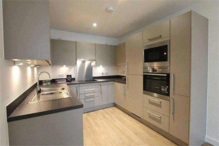 2 Bedroom Flat To Rent In Platinum Riverside, Bessemer Place, London, SE10