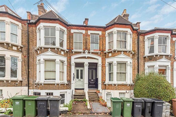 2 Bedroom Flat For Sale In Waller Road, Telegraph Hill, SE14