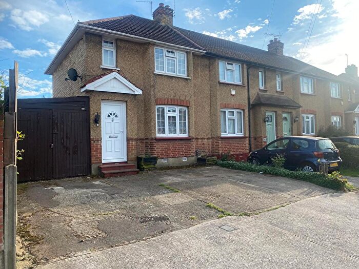 3 Bedroom End Of Terrace House To Rent In Oakdene Road, Uxbridge, UB10