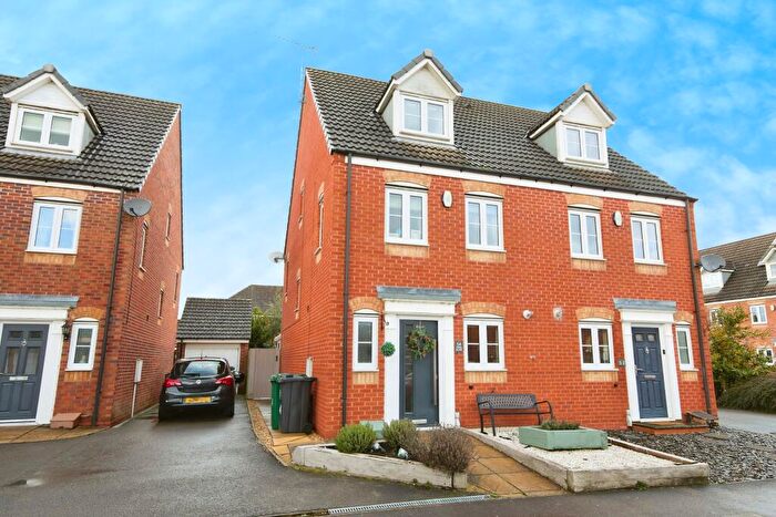 3 Bedroom Semi-Detached House For Sale In Eden Close, Derby, DE65