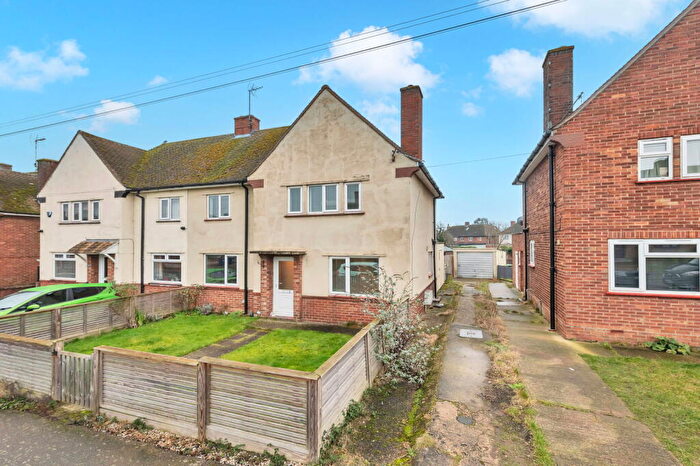 3 Bedroom Semi-Detached House For Sale In Ambury Hill, Huntingdon, PE29