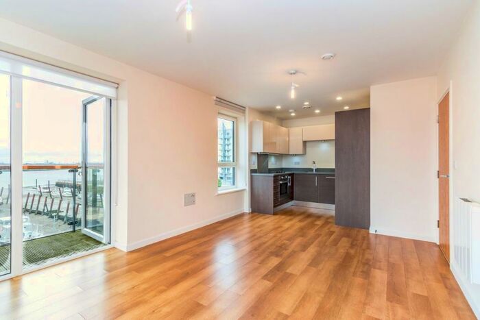 2 Bedroom Apartment To Rent In The Boathouse, Ocean Drive, Gillingham, ME7