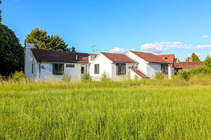 5 Bedroom Detached House For Sale In Bishops Sutton, Alresford, SO24