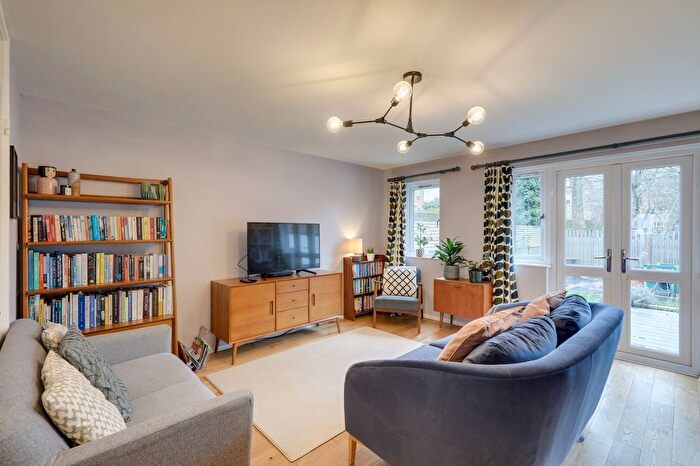 3 Bedroom Terraced House For Sale In Montem Road, London, SE23