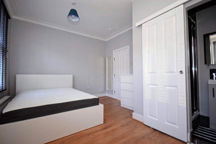 1 Bedroom Terraced House To Rent In Senrab Street, London, E1