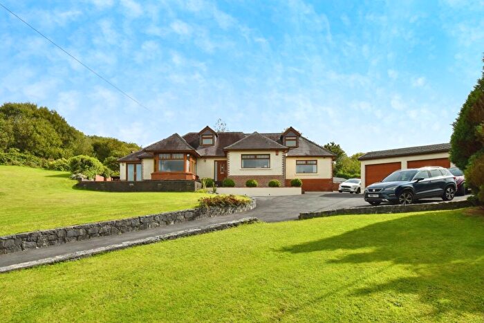 4 Bedroom Bungalow For Sale In Drefach, Llanelli, Carmarthenshire, SA14