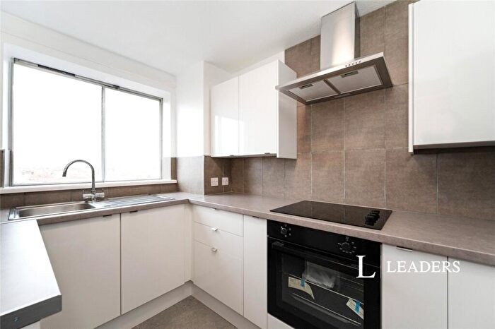 2 Bedroom Flat To Rent In Clarendon Road, Southsea, Hampshire, PO4