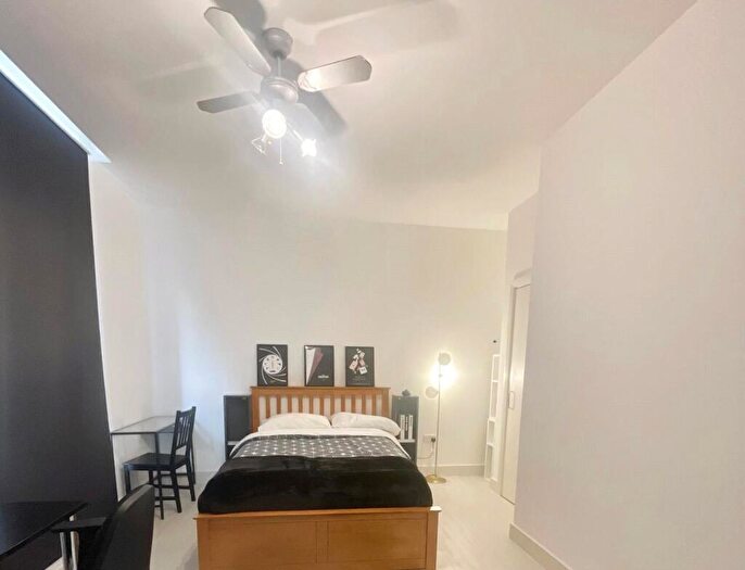 1 Bedroom Flat For Sale In Guildford Street, Chertsey, Surrey, KT16