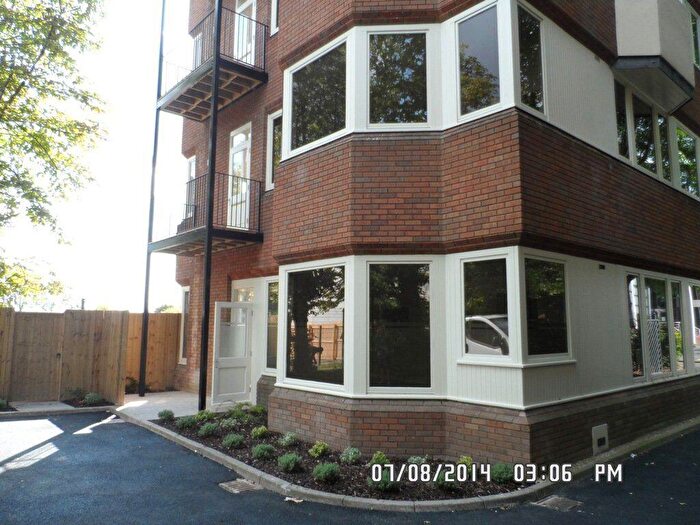 2 Bedroom Flat To Rent In Windsor Road, SL1