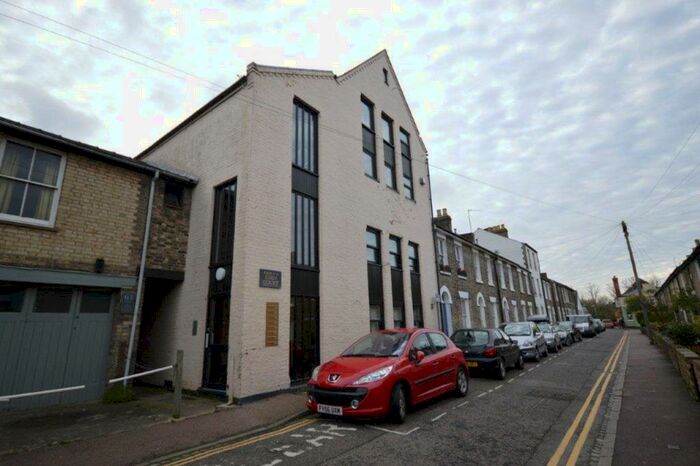 1 Bedroom Flat To Rent In Eden Court, Cambridge, CB1