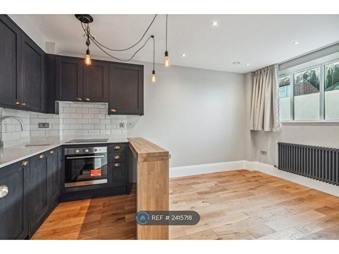 1 Bedroom Flat To Rent In Gidar House, Uxbridge, UB10