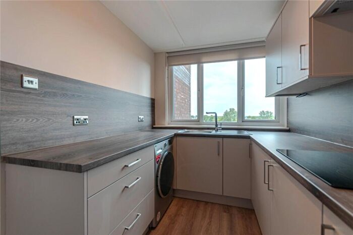 2 Bedroom Flat To Rent In Wyndham Avenue, Newcastle Upon Tyne, Tyne And Wear, NE3