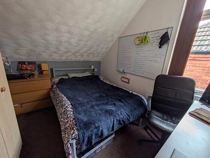 5 Bedroom Semi-Detached House To Rent In Midland Avenue, Nottingham, NG7