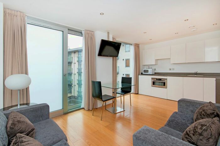 2 Bedroom Flat To Rent In Tower Bridge Road, London, SE1
