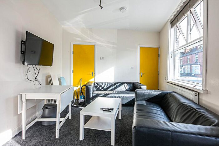 4 Bedroom House To Rent In Harefield Road, Sheffield, S11