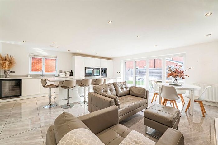 4 Bedroom Detached House For Sale In Hampton Grove, Leyland, PR25