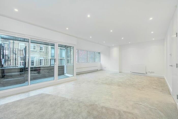 3 Bedroom Flat To Rent In Johns Mews, London, WC1N