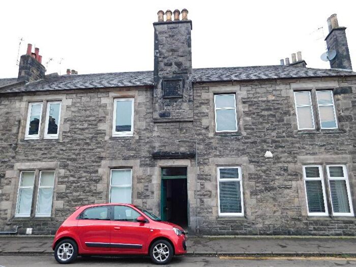 3 Bedroom Flat To Rent In Ronald Place, Riverside, Stirling, FK8