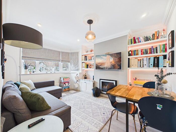 2 Bedroom Maisonette For Sale In Bromley, Kent, BR2