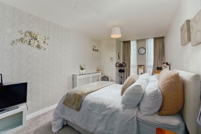 2 Bedroom Flat For Sale In Masons Avenue, Croydon, Surrey, CR0