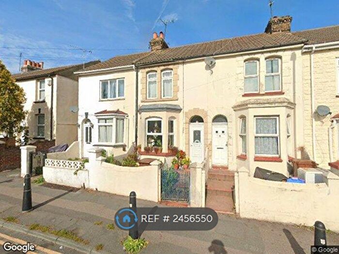 4 Bedroom Terraced House To Rent In Gillingham Road, Gillingham, ME7