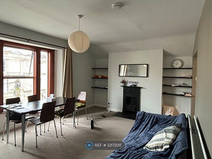 2 Bedroom Flat To Rent In Hampton Park, Bristol, BS6