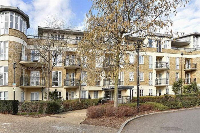 1 Bedroom Flat To Rent In Melliss Avenue, Kew, Richmond, TW9