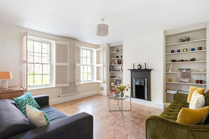 2 Bedroom Apartment For Sale In Walnut Tree Walk, London, SE11