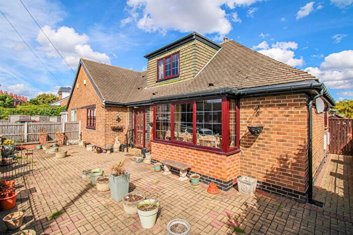 4 Bedroom Semi-Detached Bungalow For Sale In Mount Road, Stanley, WF3